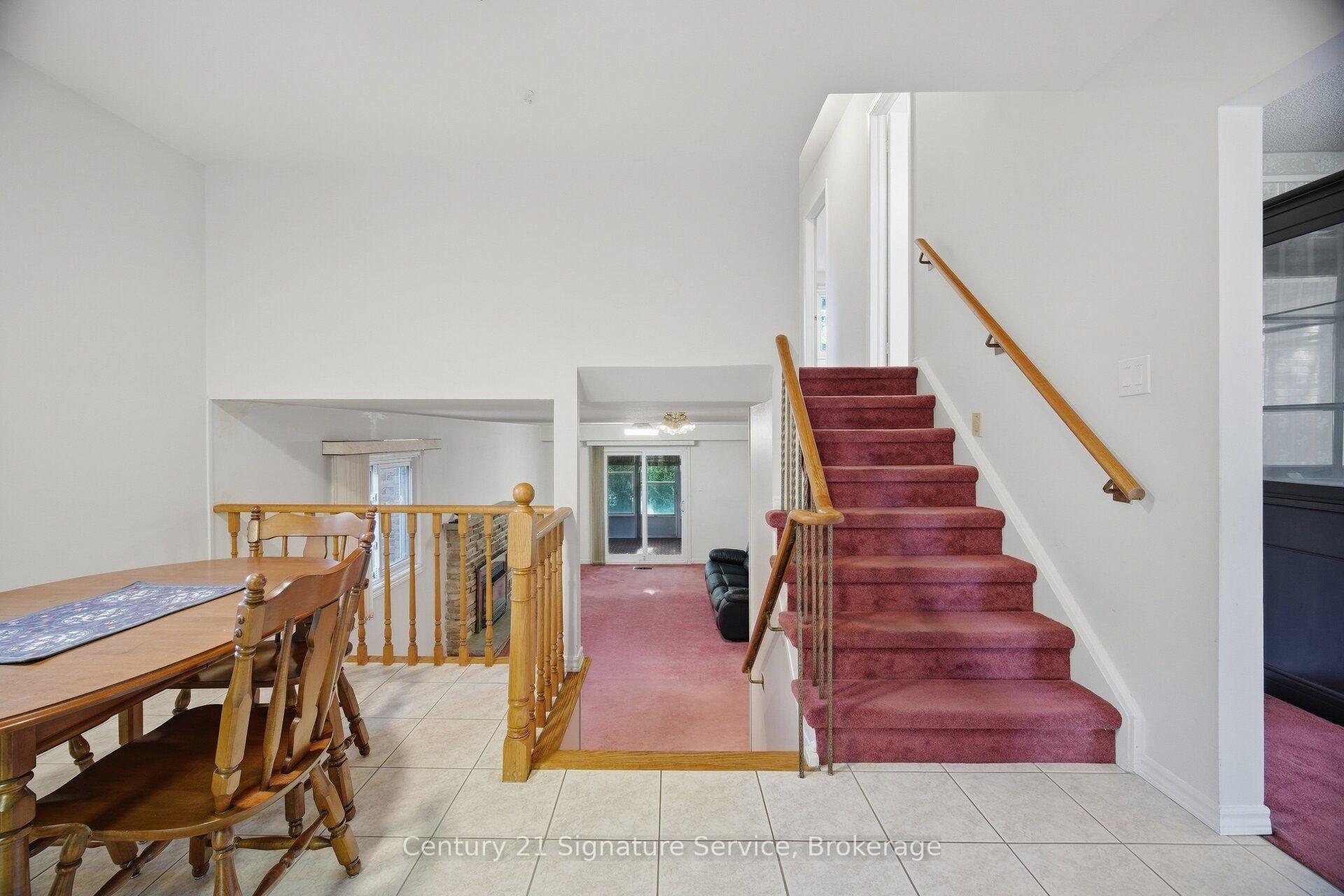 Photo 21 of 1166 Grand Boulevard, Oakville, Falgarwood — HOMEH