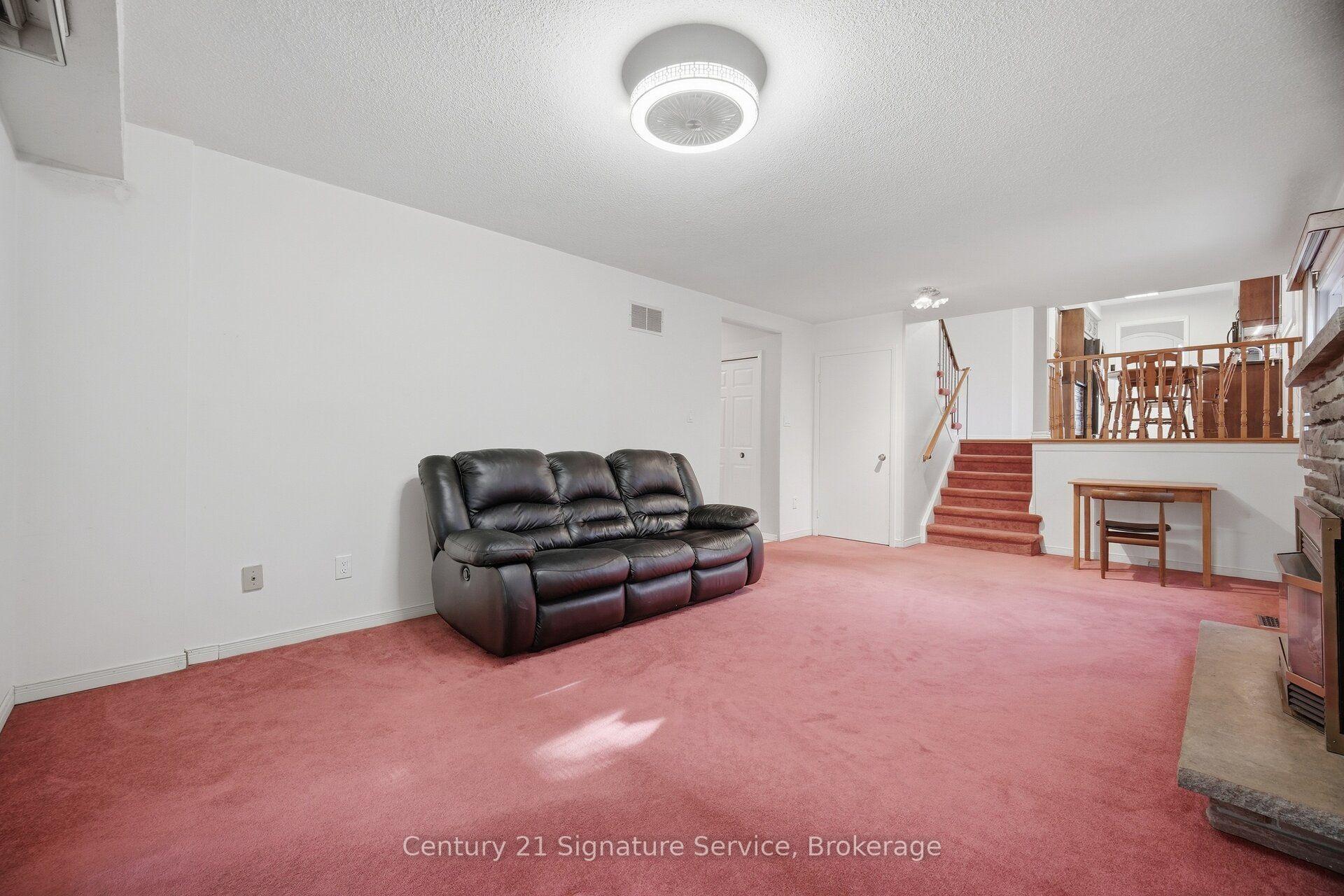 Photo 24 of 1166 Grand Boulevard, Oakville, Falgarwood — HOMEH