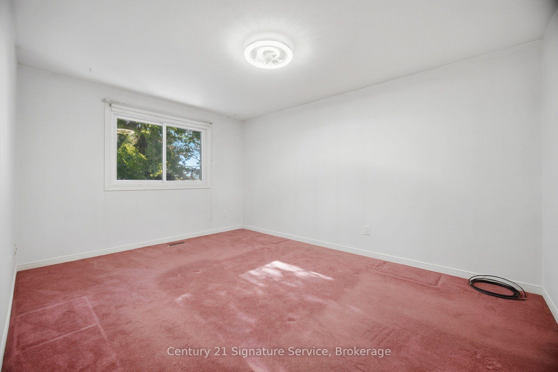 Photo 32 of 1166 Grand Boulevard, Oakville, Falgarwood — HOMEH