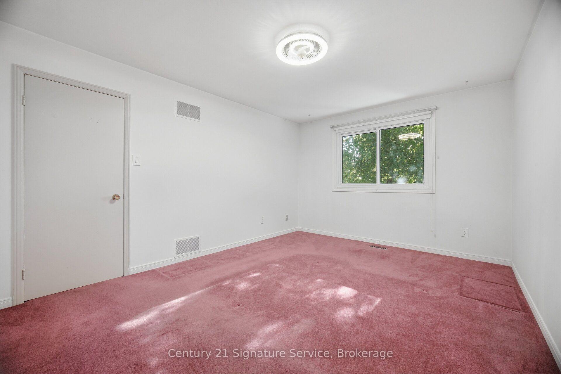 Photo 33 of 1166 Grand Boulevard, Oakville, Falgarwood — HOMEH