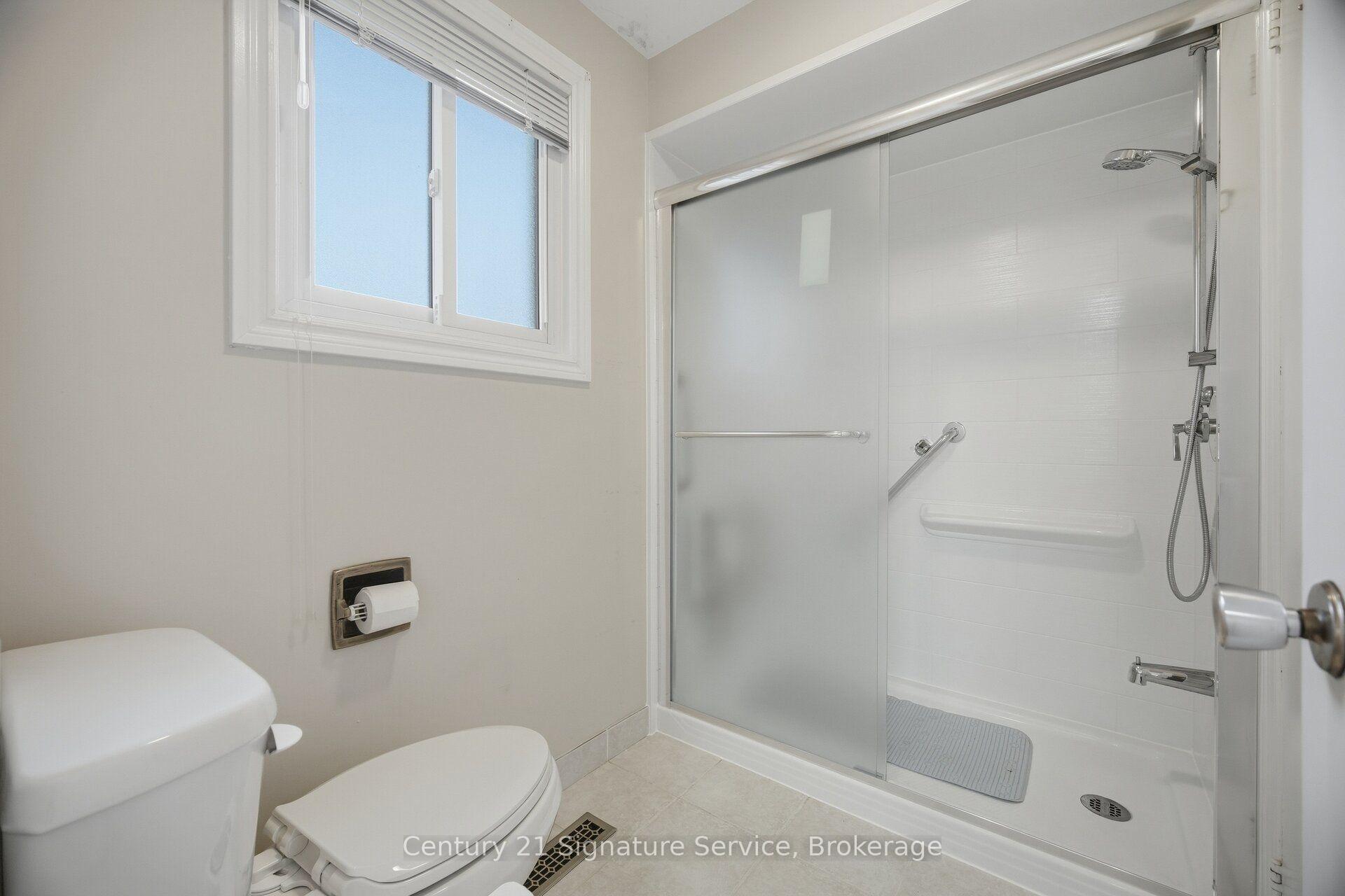 Photo 34 of 1166 Grand Boulevard, Oakville, Falgarwood — HOMEH