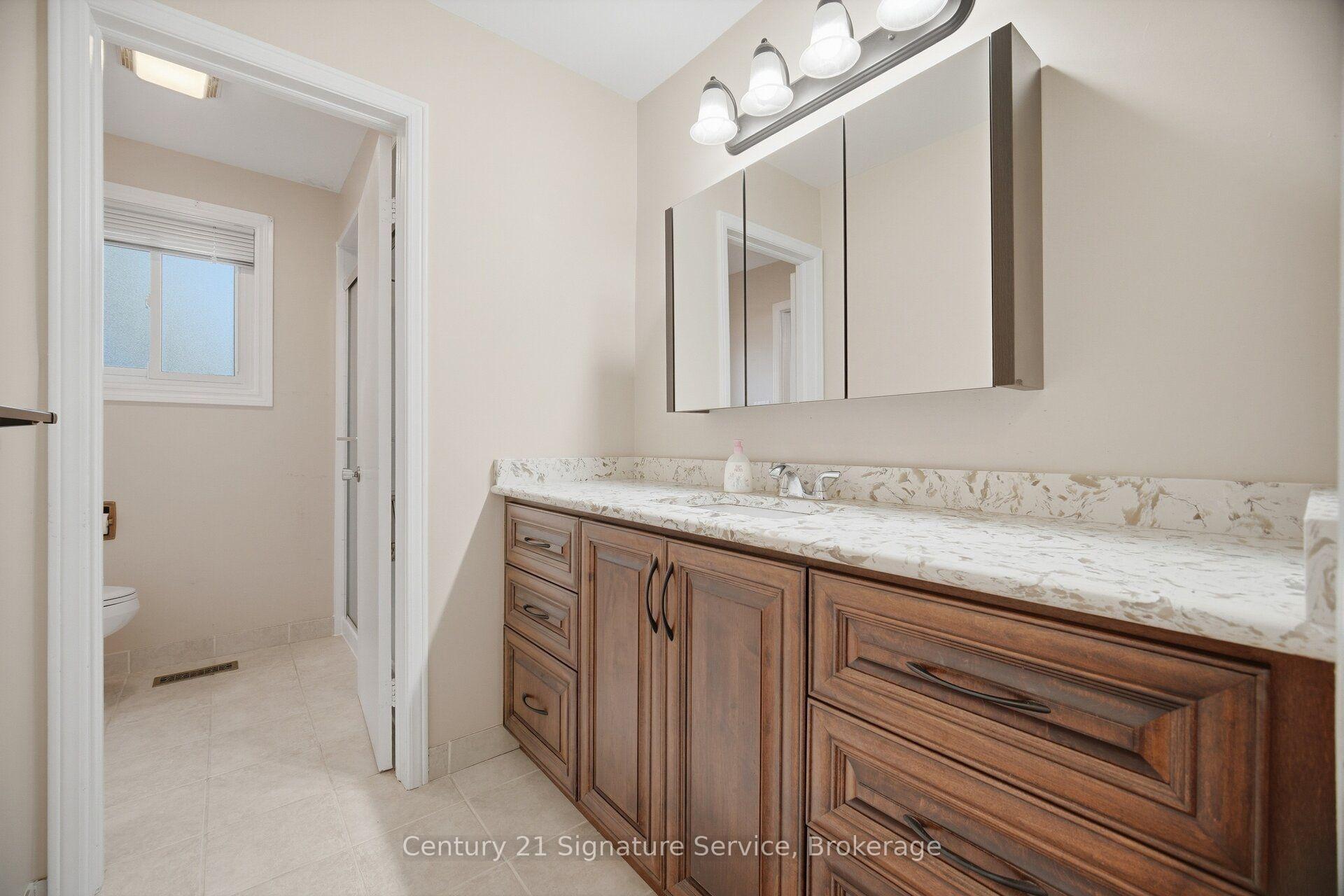 Photo 36 of 1166 Grand Boulevard, Oakville, Falgarwood — HOMEH