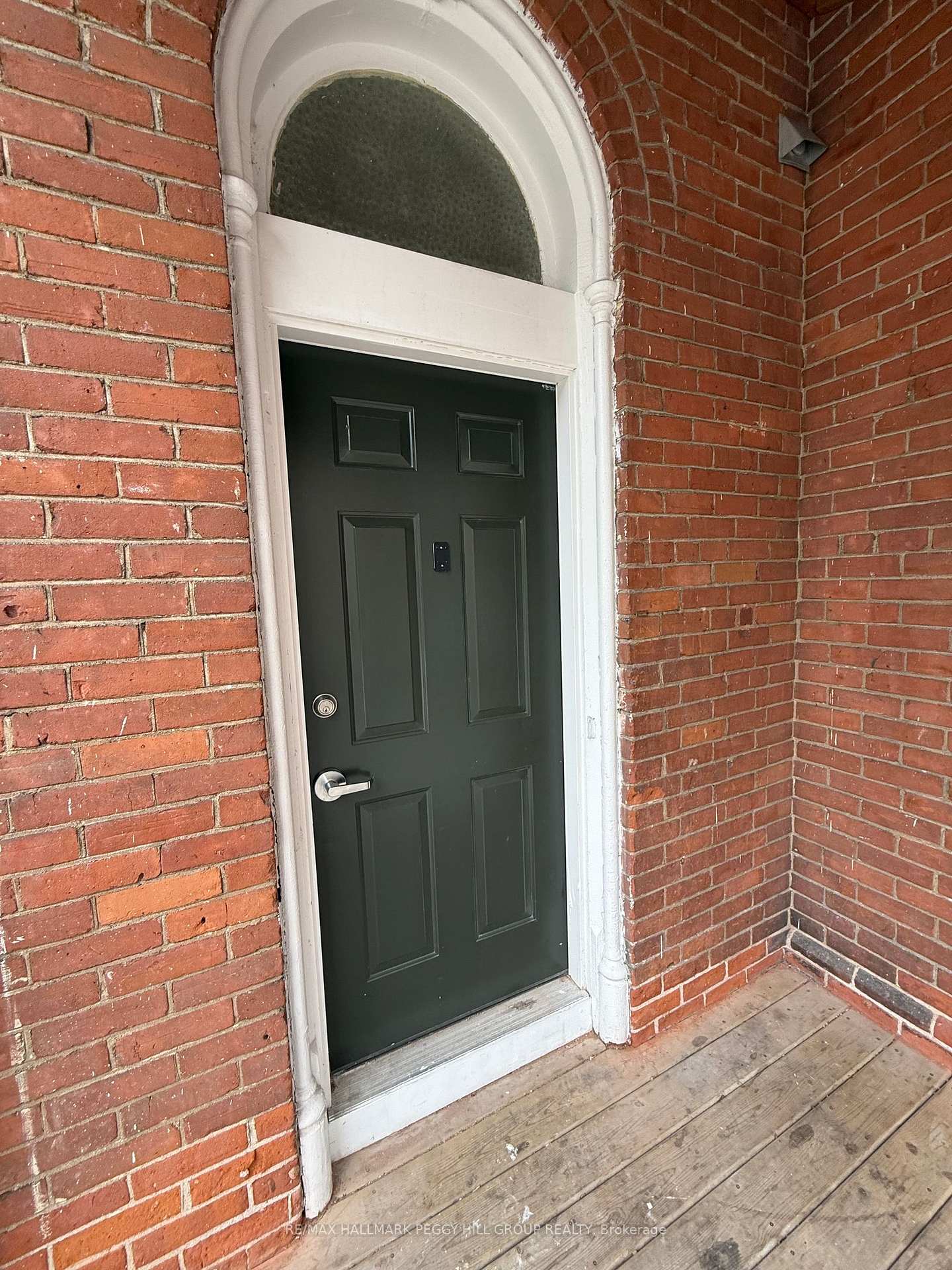 Photo 2 of Unit 2, 42 Toronto Street, Barrie, City Centre — HOMEH