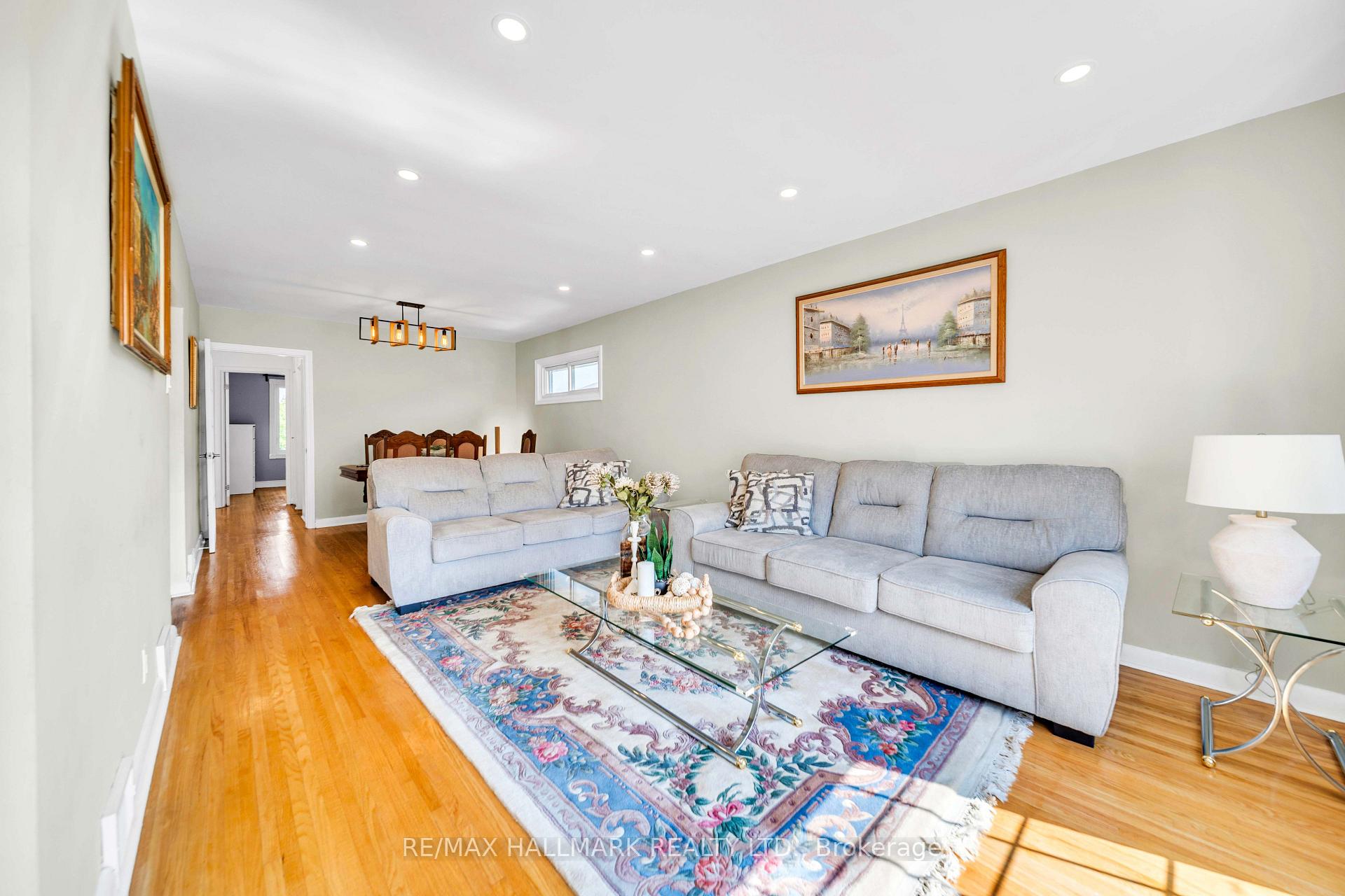 Photo 6 of 1557 Pharmacy Avenue, Scarborough, Wexford-Maryvale — HOMEH