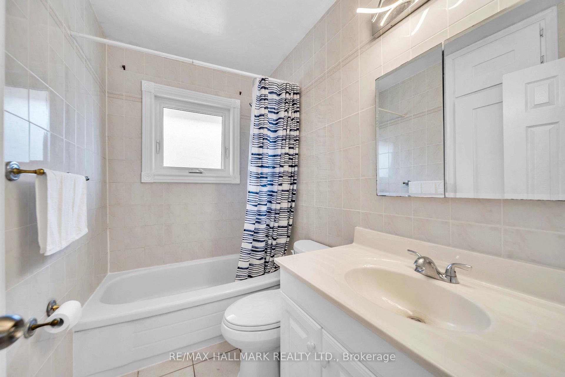 Photo 15 of 1557 Pharmacy Avenue, Scarborough, Wexford-Maryvale — HOMEH