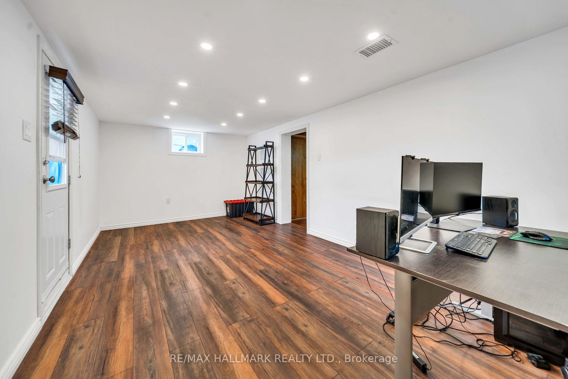 Photo 21 of 1557 Pharmacy Avenue, Scarborough, Wexford-Maryvale — HOMEH