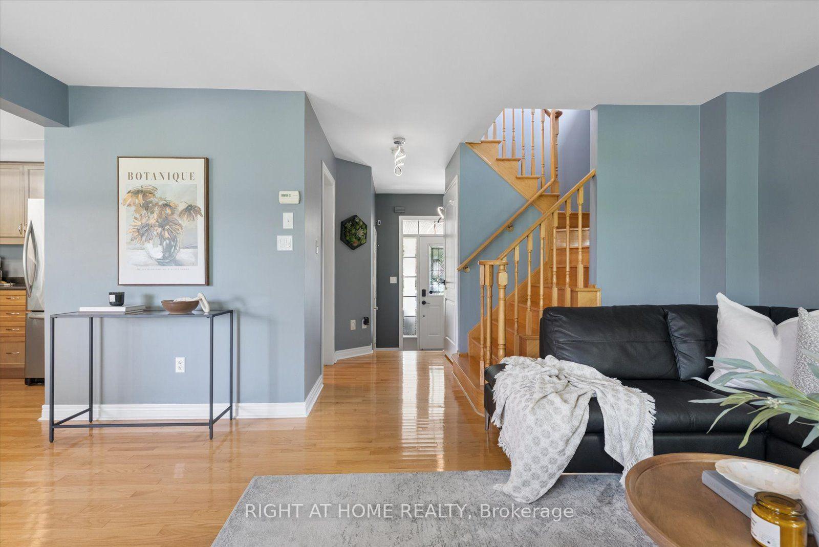 Photo 10 of 77 Shoniker Drive, Newmarket, Summerhill Estates — HOMEH