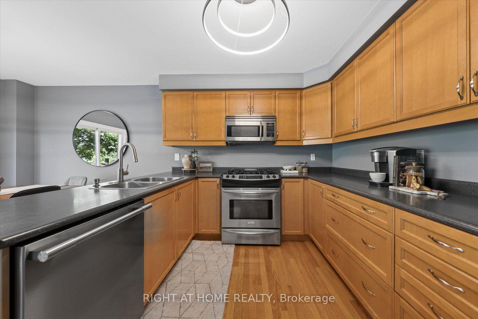 Photo 13 of 77 Shoniker Drive, Newmarket, Summerhill Estates — HOMEH