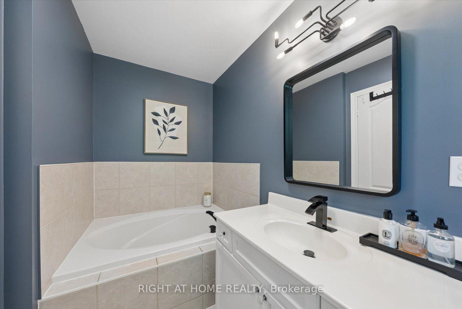 Photo 22 of 77 Shoniker Drive, Newmarket, Summerhill Estates — HOMEH