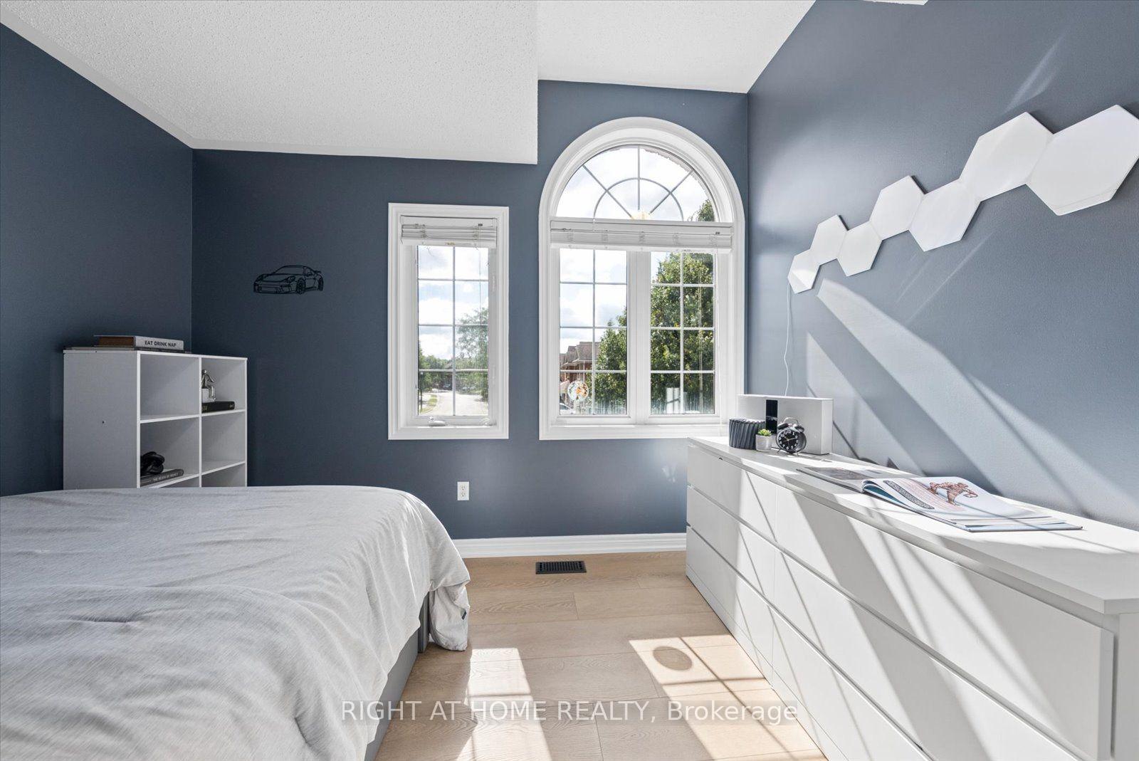 Photo 26 of 77 Shoniker Drive, Newmarket, Summerhill Estates — HOMEH