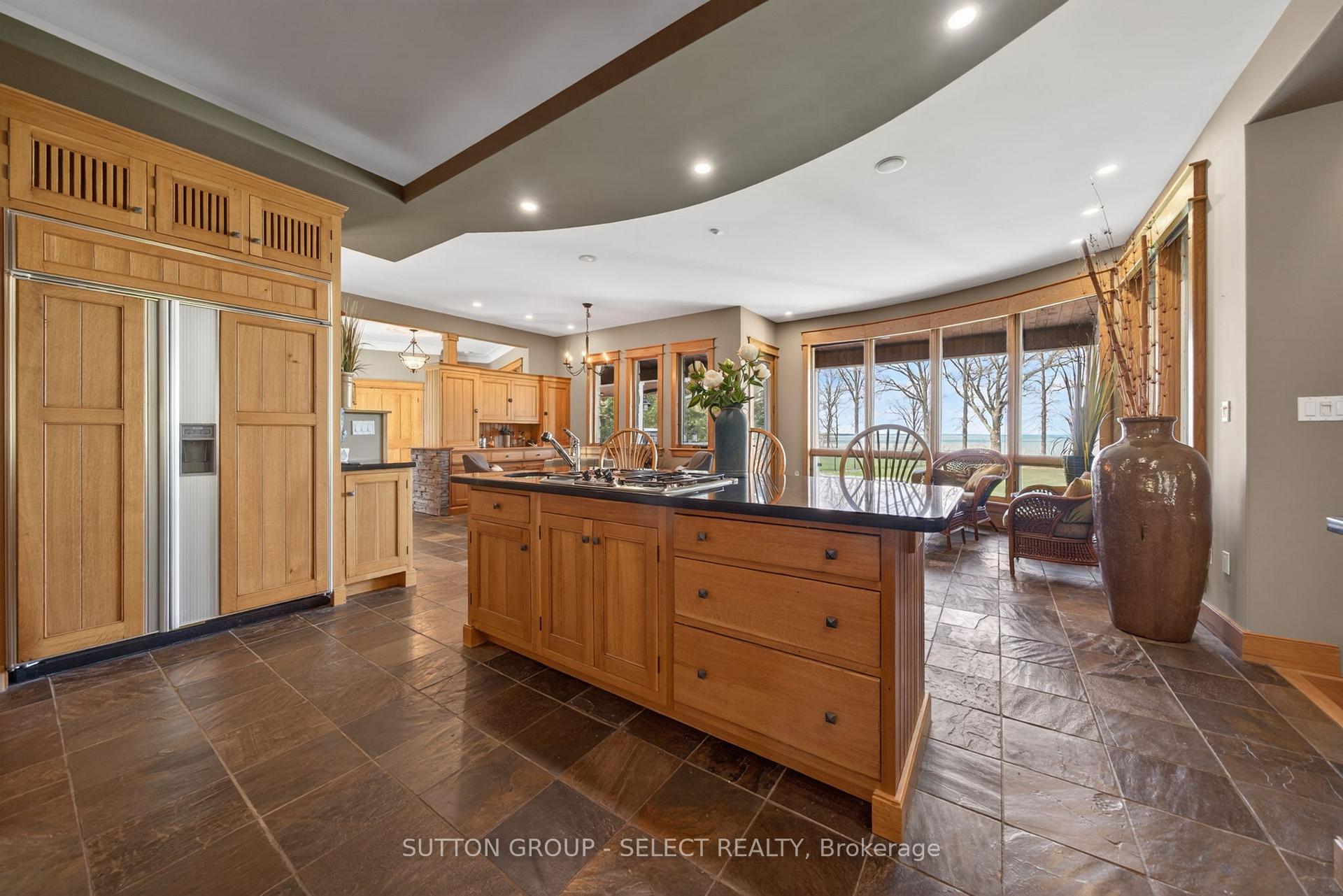 Photo 9 of 4544 Lakeshore Road, Plympton-Wyoming, Plympton Wyoming — HOMEH