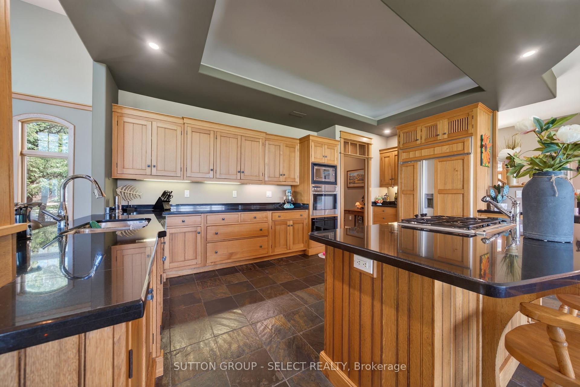 Photo 10 of 4544 Lakeshore Road, Plympton-Wyoming, Plympton Wyoming — HOMEH