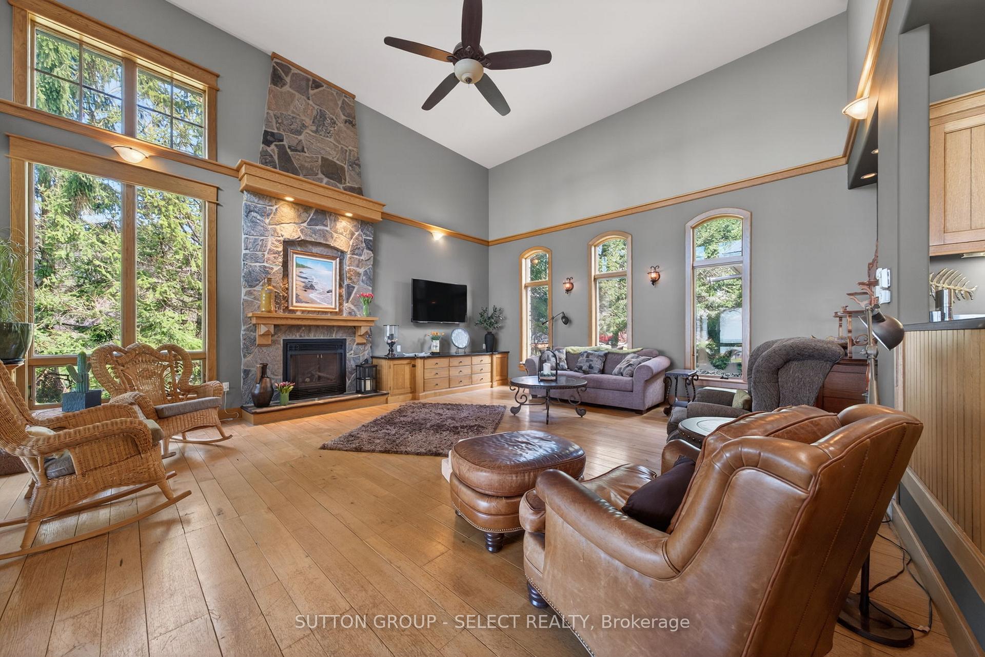Photo 11 of 4544 Lakeshore Road, Plympton-Wyoming, Plympton Wyoming — HOMEH