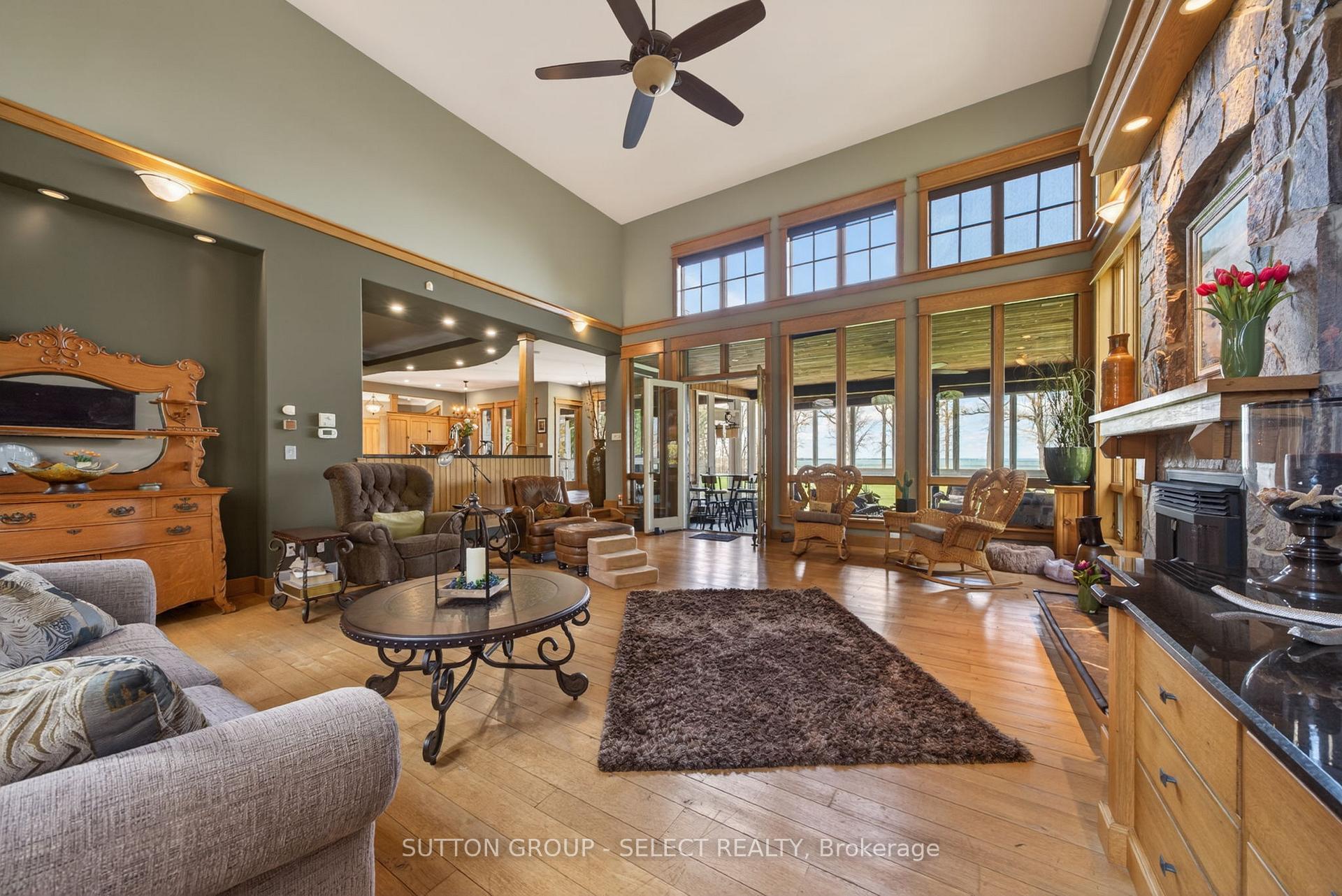 Photo 12 of 4544 Lakeshore Road, Plympton-Wyoming, Plympton Wyoming — HOMEH
