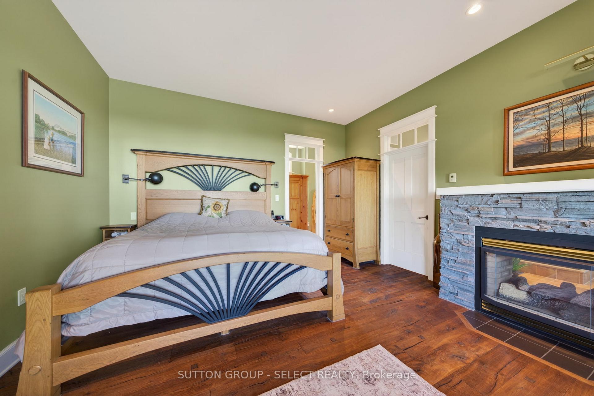 Photo 16 of 4544 Lakeshore Road, Plympton-Wyoming, Plympton Wyoming — HOMEH