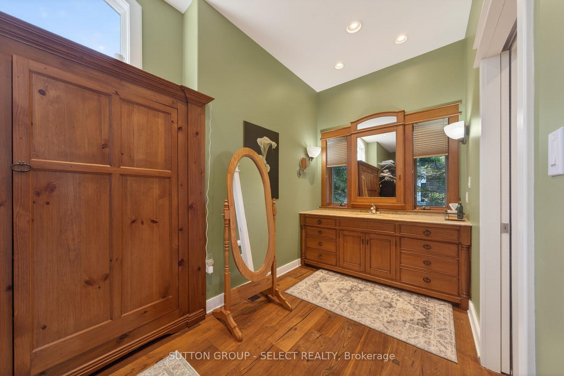 Photo 18 of 4544 Lakeshore Road, Plympton-Wyoming, Plympton Wyoming — HOMEH