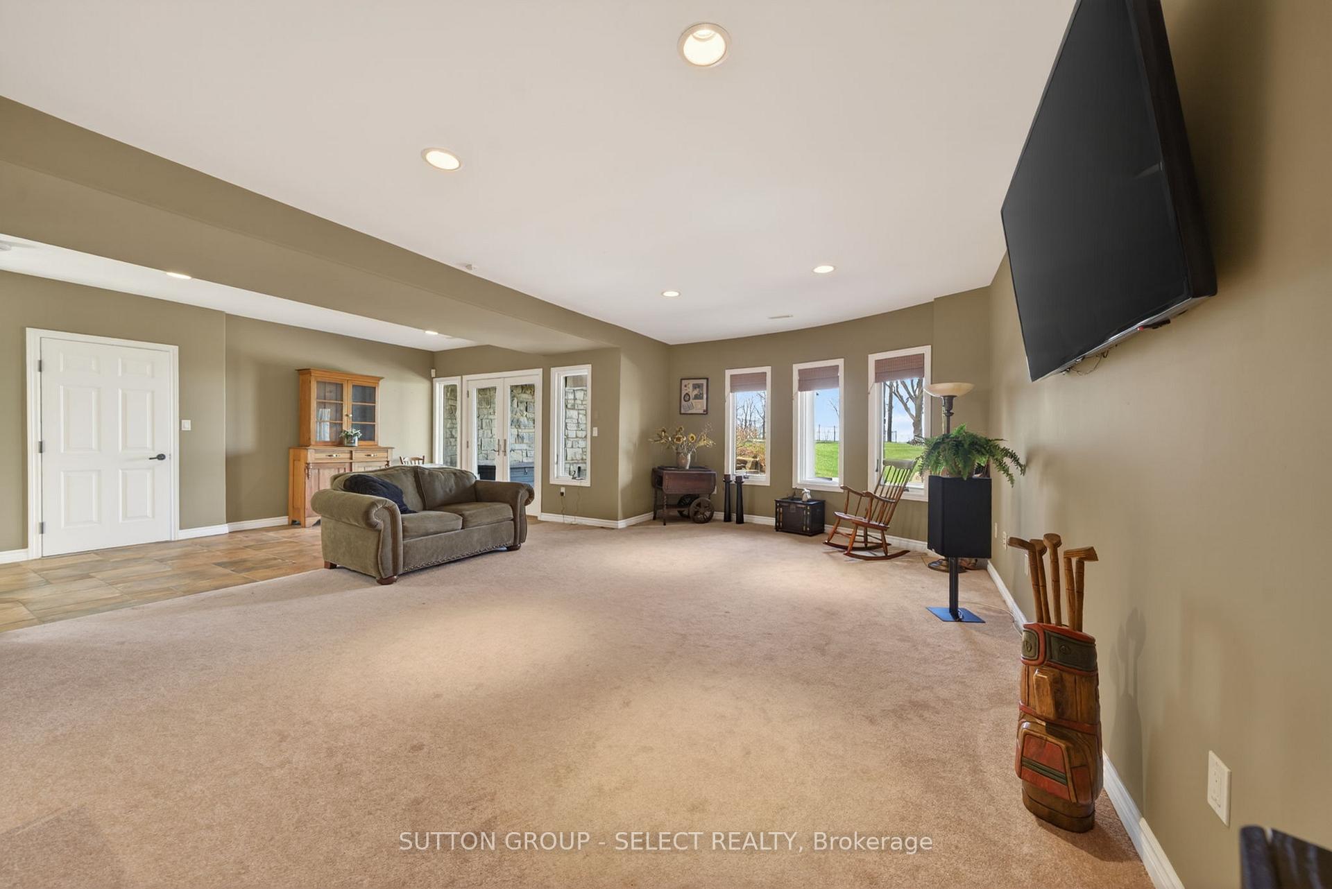 Photo 31 of 4544 Lakeshore Road, Plympton-Wyoming, Plympton Wyoming — HOMEH