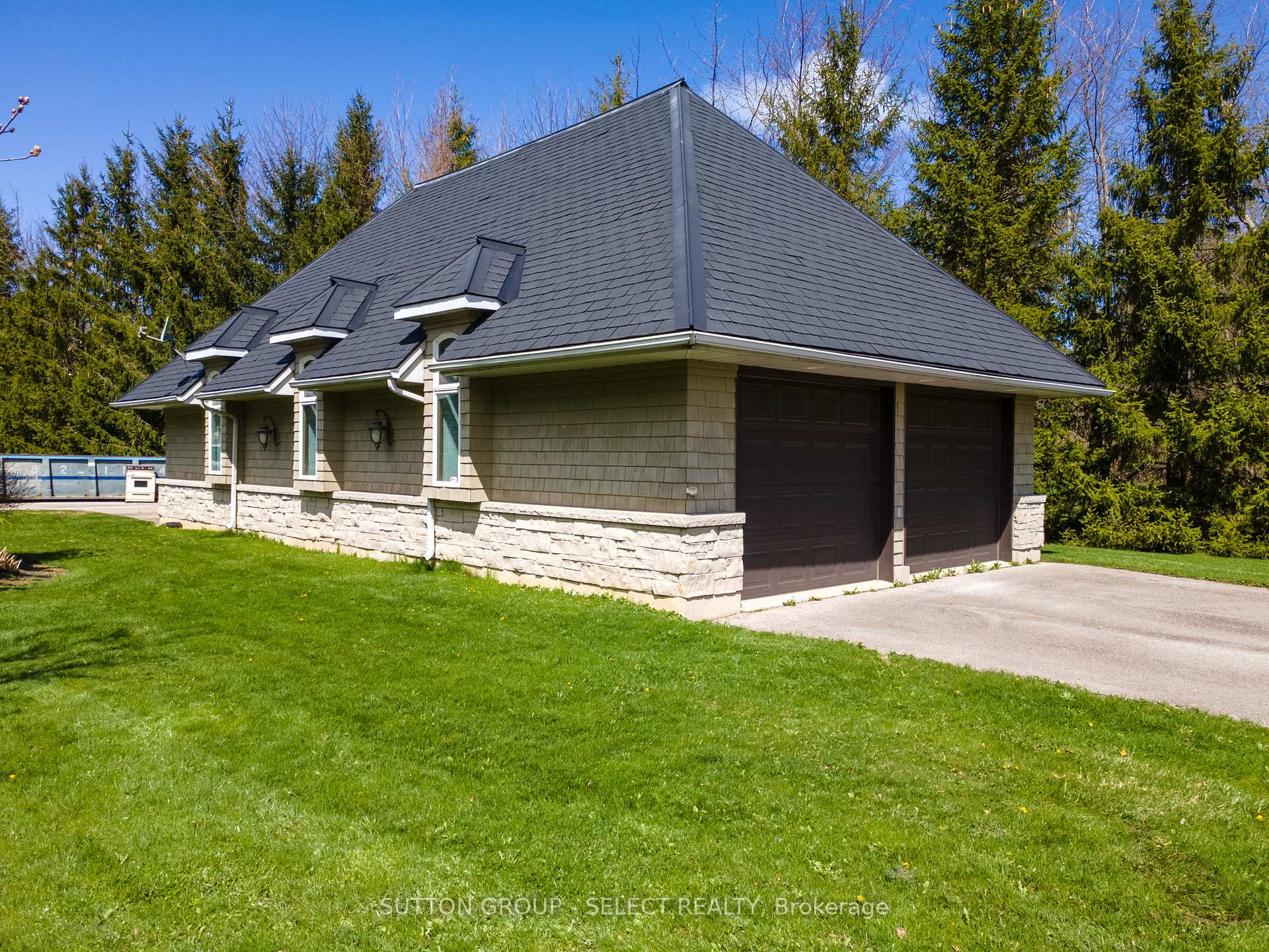 Photo 46 of 4544 Lakeshore Road, Plympton-Wyoming, Plympton Wyoming — HOMEH