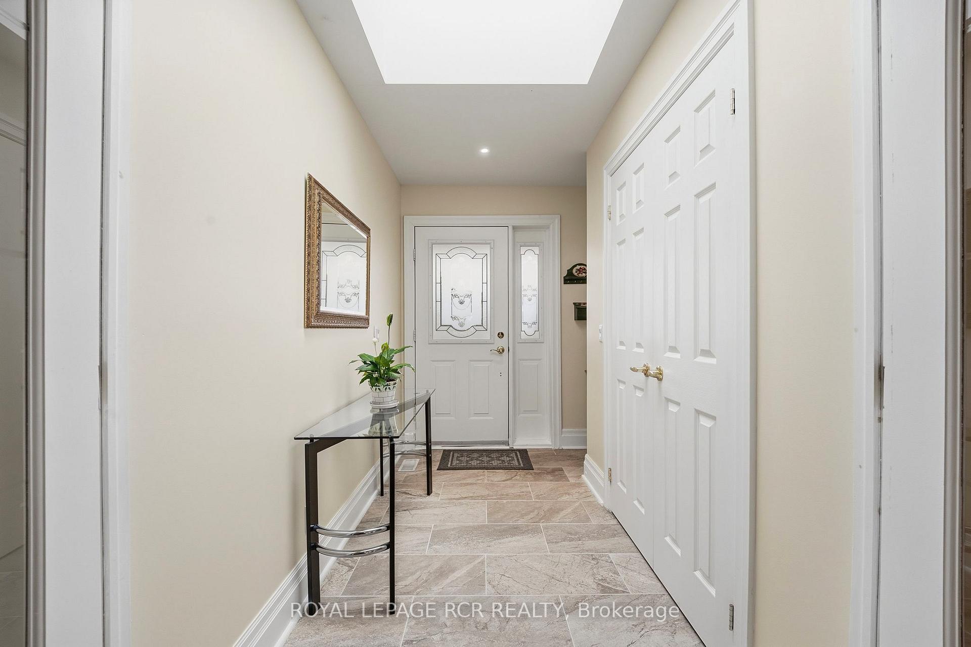 Photo 6 of Unit 1, 28 Reddington Drive, Caledon, Rural Caledon — HOMEH