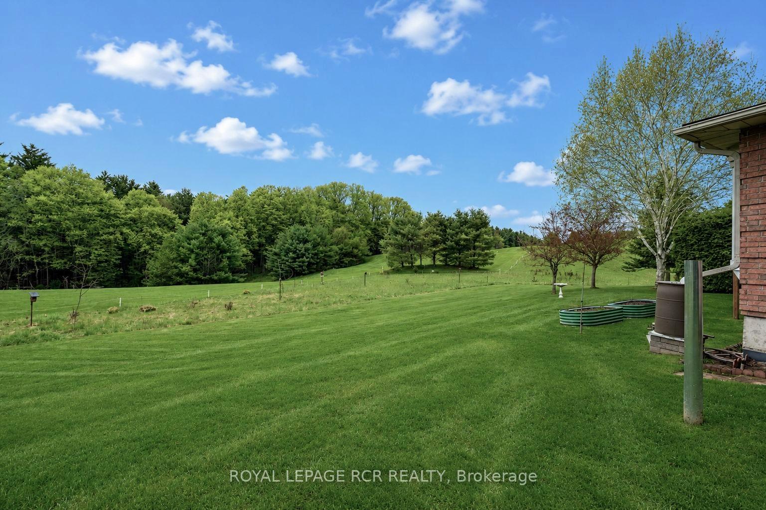 Photo 34 of Unit 1, 28 Reddington Drive, Caledon, Rural Caledon — HOMEH
