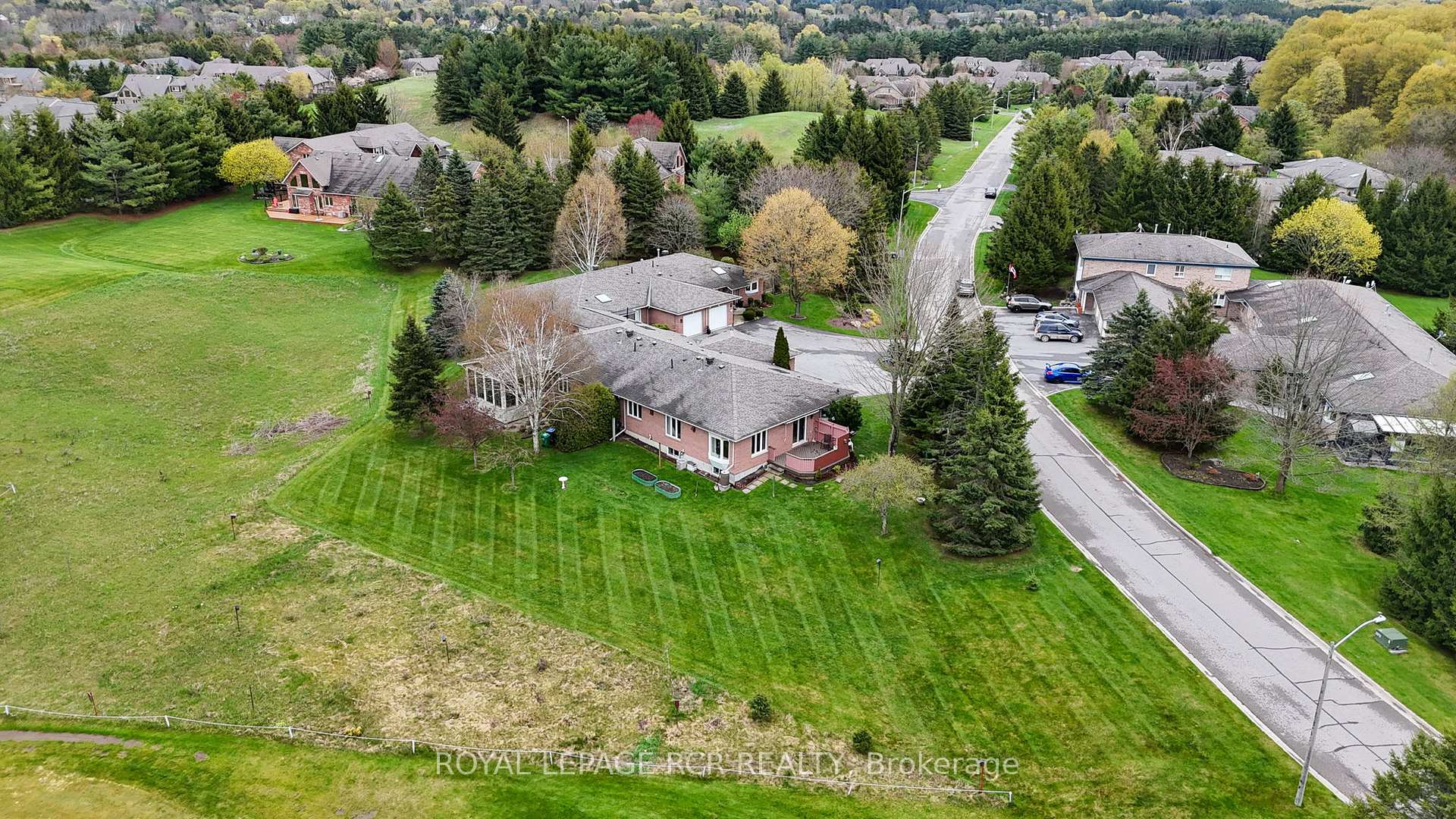 Photo 36 of Unit 1, 28 Reddington Drive, Caledon, Rural Caledon — HOMEH