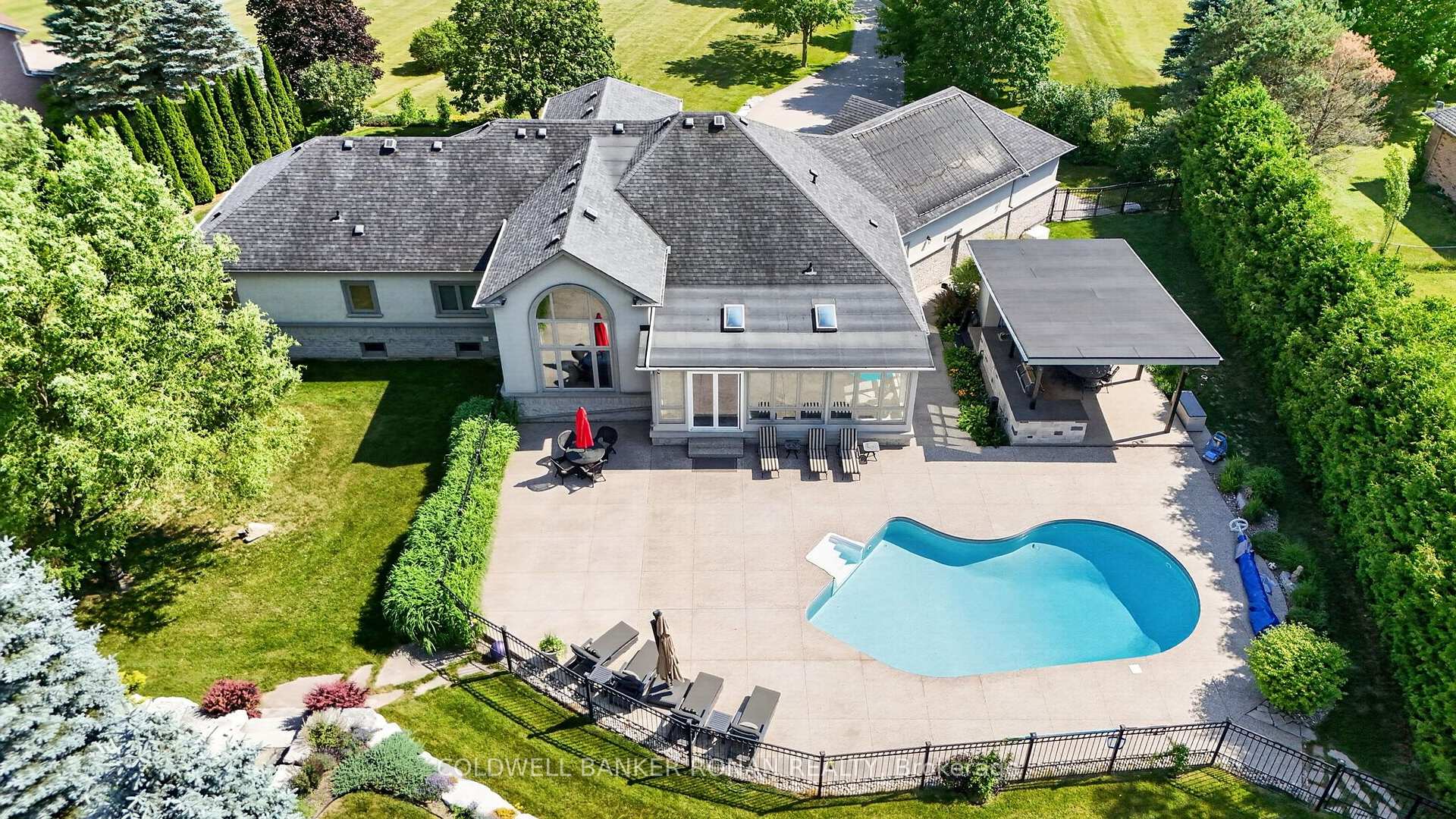 Photo 3 of 9 Moraine Place, Caledon, Palgrave — HOMEH