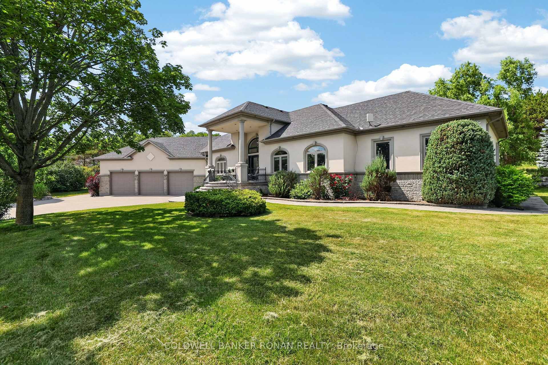 Photo 5 of 9 Moraine Place, Caledon, Palgrave — HOMEH
