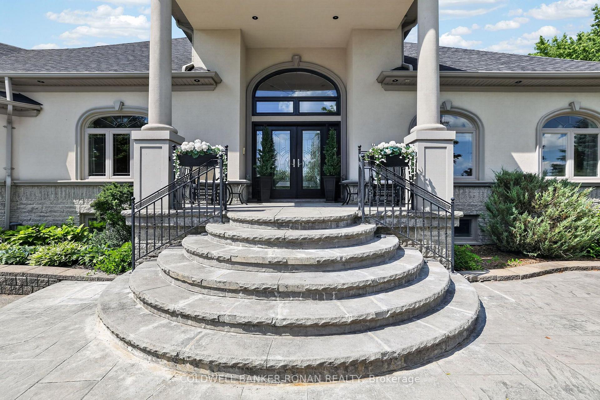 Photo 7 of 9 Moraine Place, Caledon, Palgrave — HOMEH