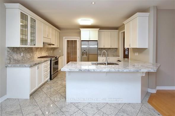 Photo 4 of 22 St Urbain Drive, Vaughan, Vellore Village — HOMEH