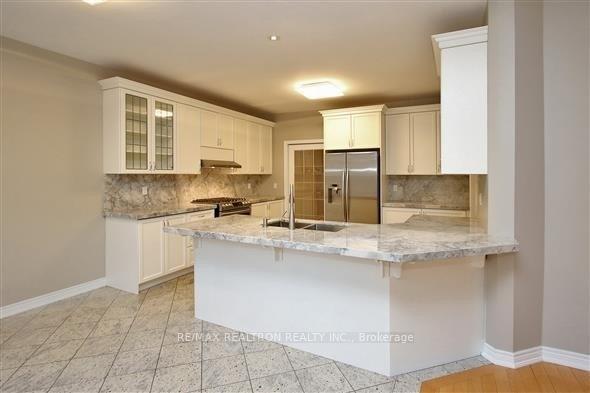 Photo 5 of 22 St Urbain Drive, Vaughan, Vellore Village — HOMEH