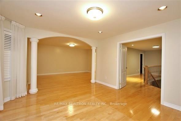 Photo 11 of 22 St Urbain Drive, Vaughan, Vellore Village — HOMEH