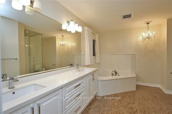 Photo 12 of 22 St Urbain Drive, Vaughan, Vellore Village — HOMEH