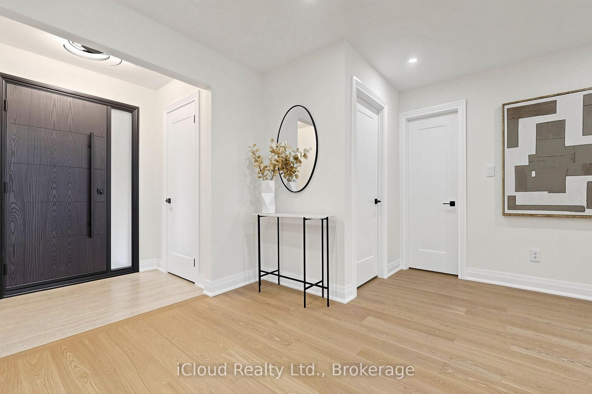 Photo 4 of 15 San Marko Place, Vaughan, East Woodbridge — HOMEH