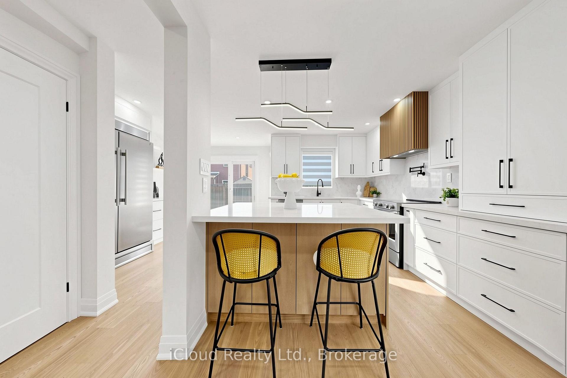 Photo 7 of 15 San Marko Place, Vaughan, East Woodbridge — HOMEH