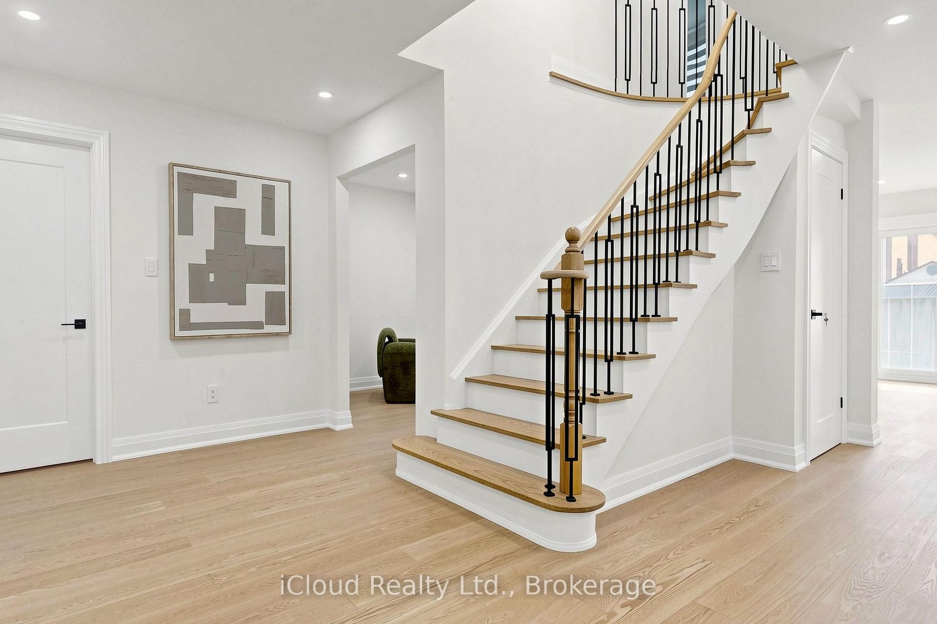 Photo 16 of 15 San Marko Place, Vaughan, East Woodbridge — HOMEH