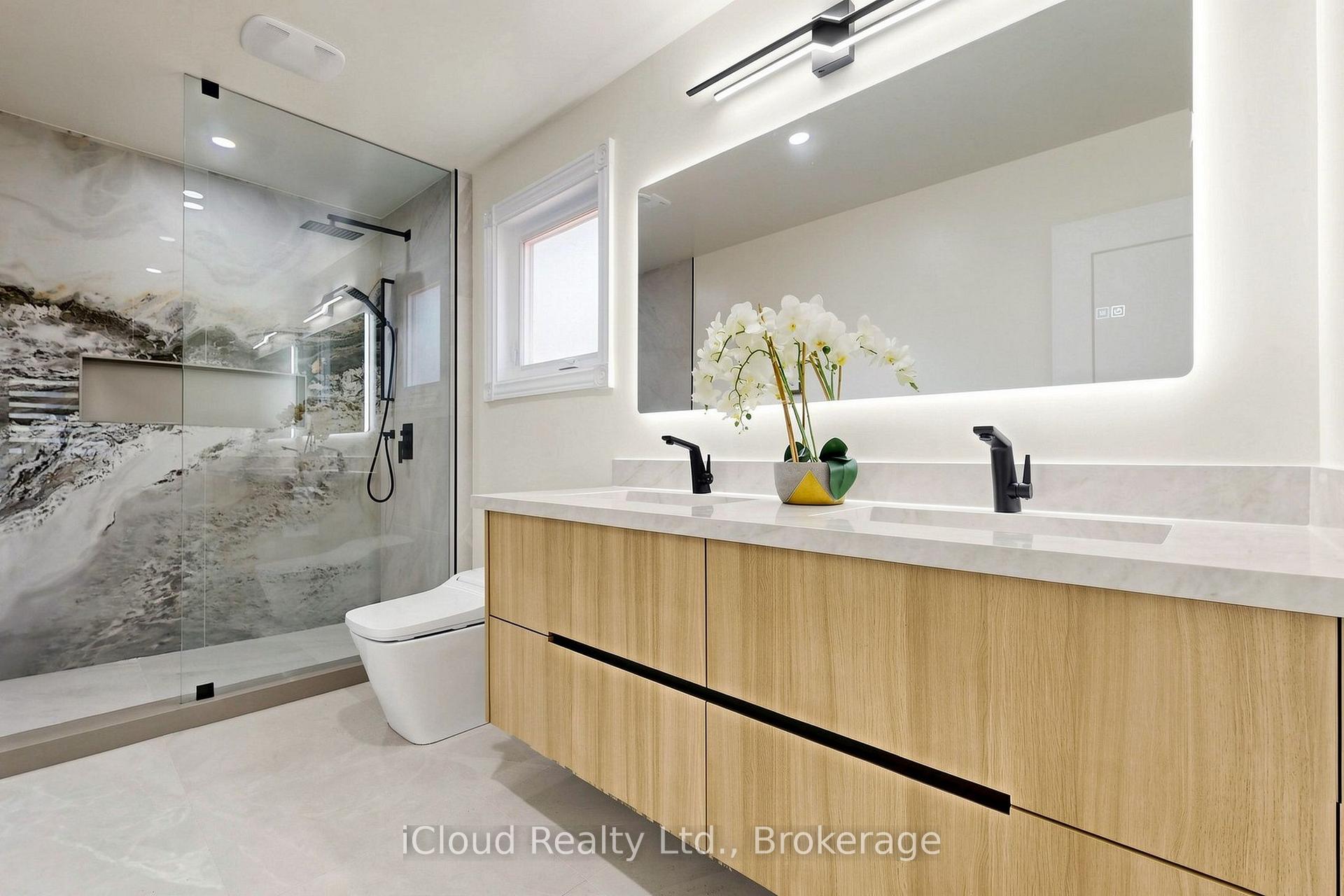 Photo 21 of 15 San Marko Place, Vaughan, East Woodbridge — HOMEH