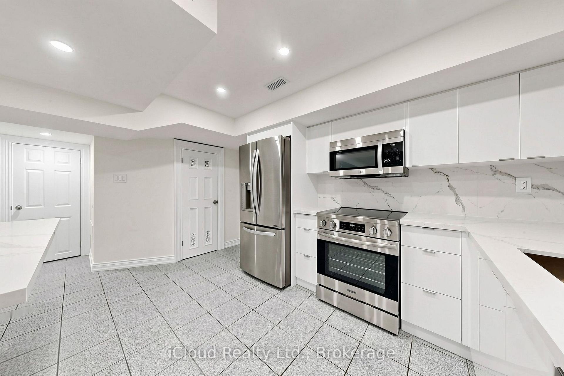 Photo 35 of 15 San Marko Place, Vaughan, East Woodbridge — HOMEH