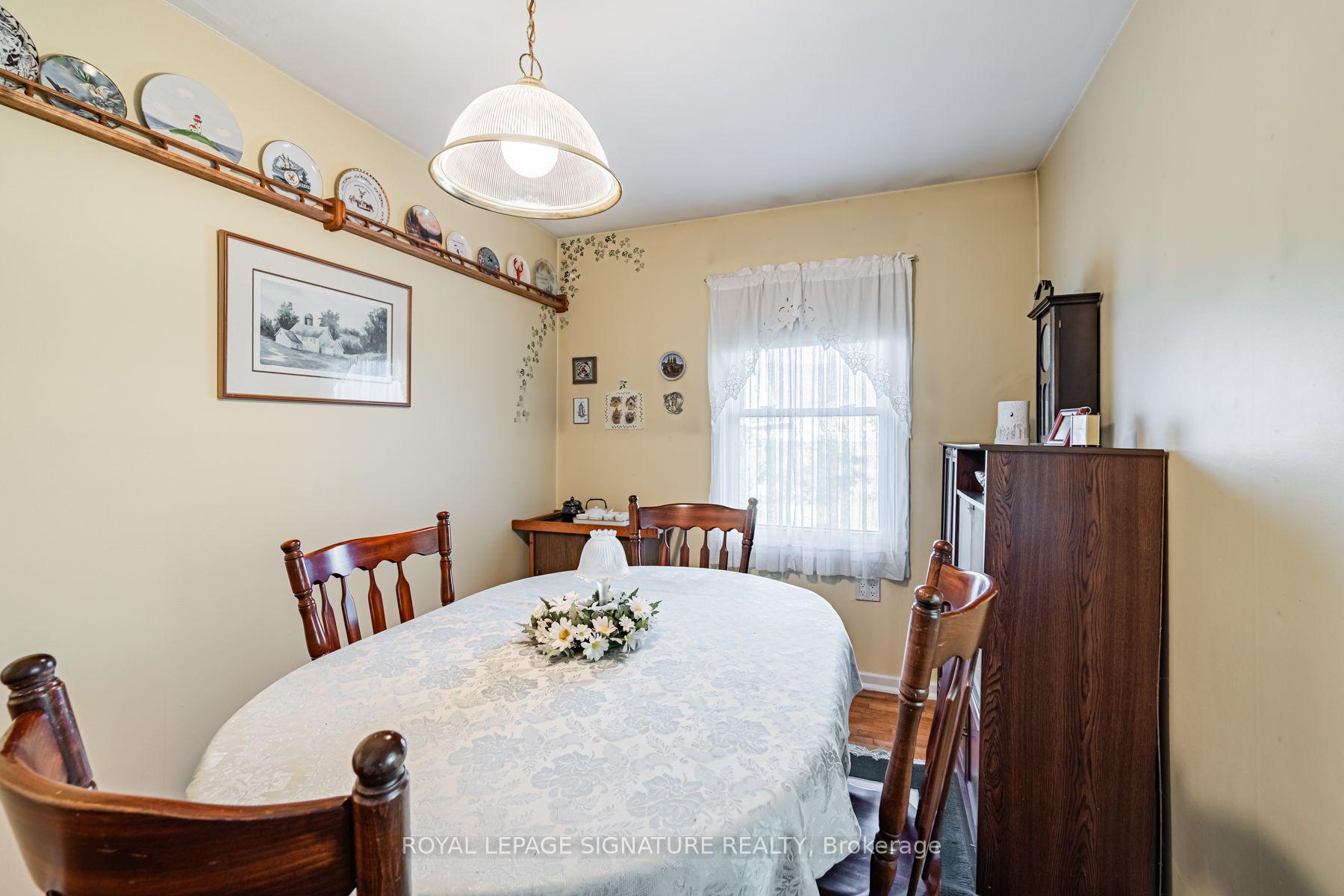 Photo 13 of 15 Kemp Square, North York, Brookhaven-Amesbury — HOMEH