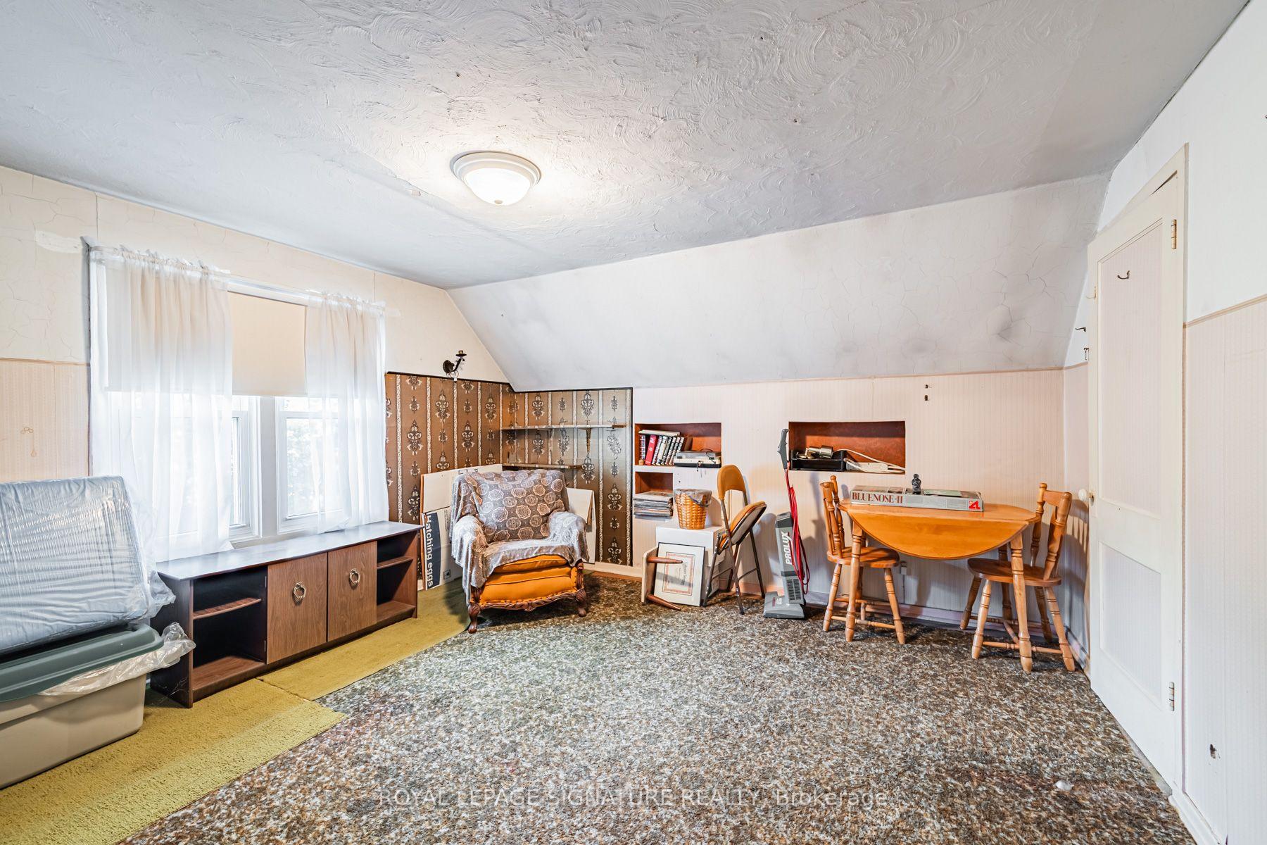 Photo 19 of 15 Kemp Square, North York, Brookhaven-Amesbury — HOMEH