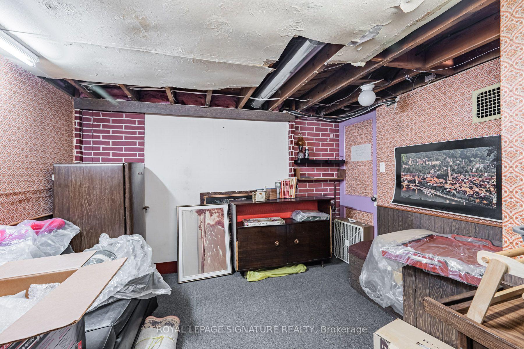 Photo 25 of 15 Kemp Square, North York, Brookhaven-Amesbury — HOMEH