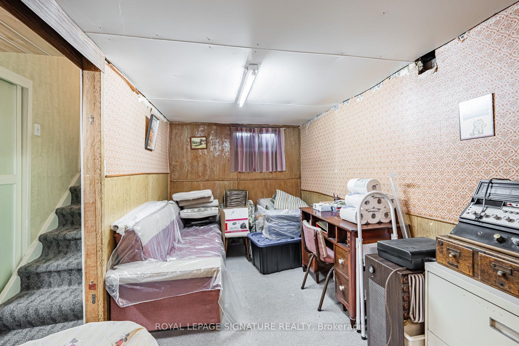 Photo 26 of 15 Kemp Square, North York, Brookhaven-Amesbury — HOMEH