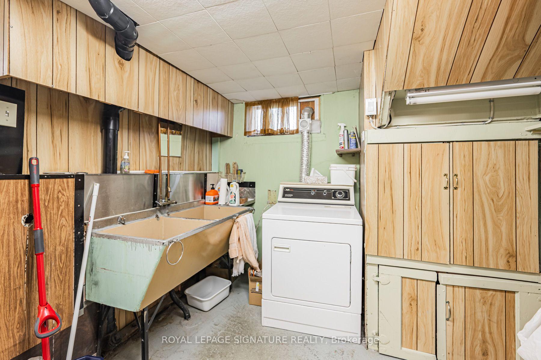 Photo 29 of 15 Kemp Square, North York, Brookhaven-Amesbury — HOMEH