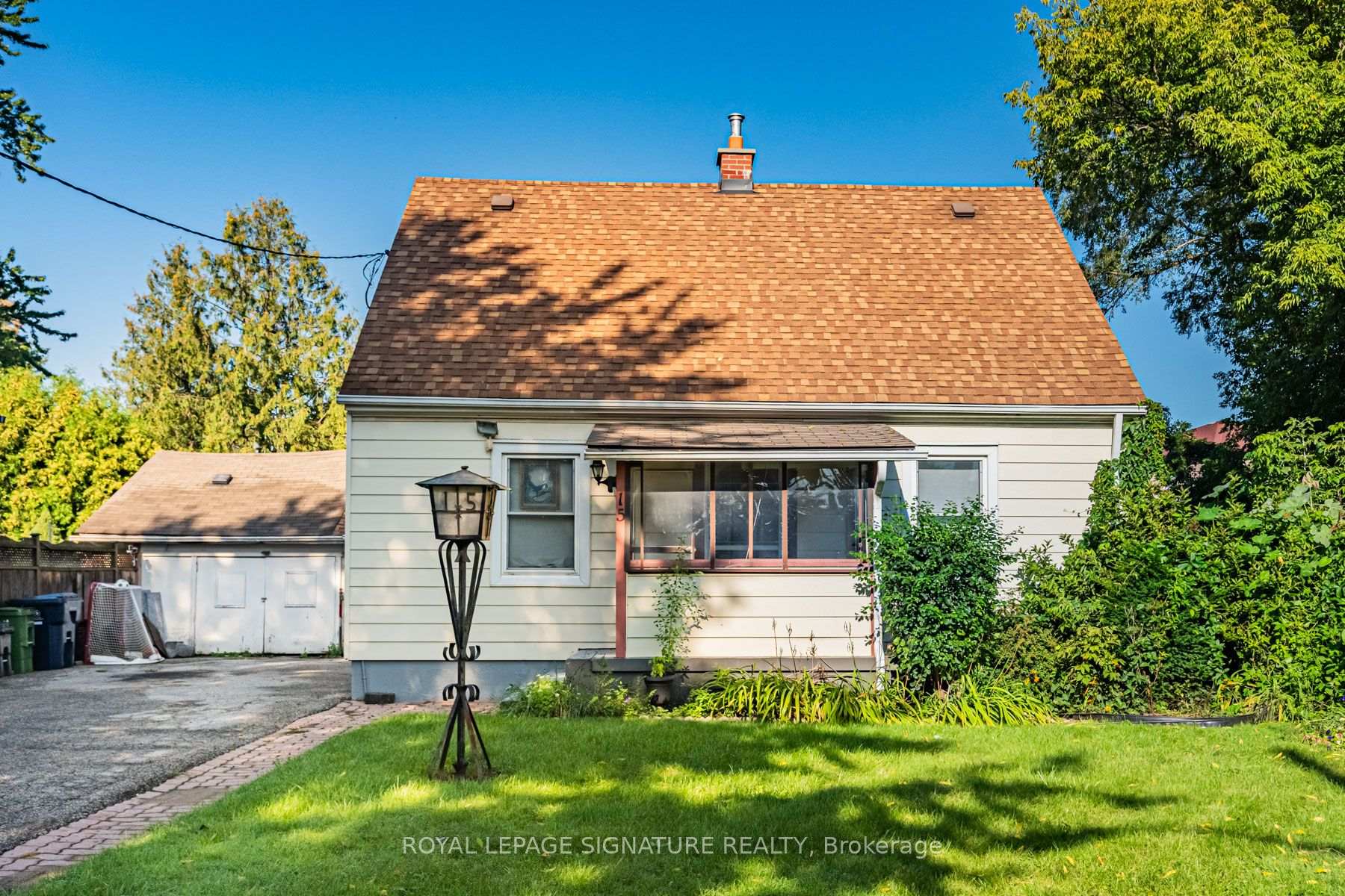 Photo 38 of 15 Kemp Square, North York, Brookhaven-Amesbury — HOMEH
