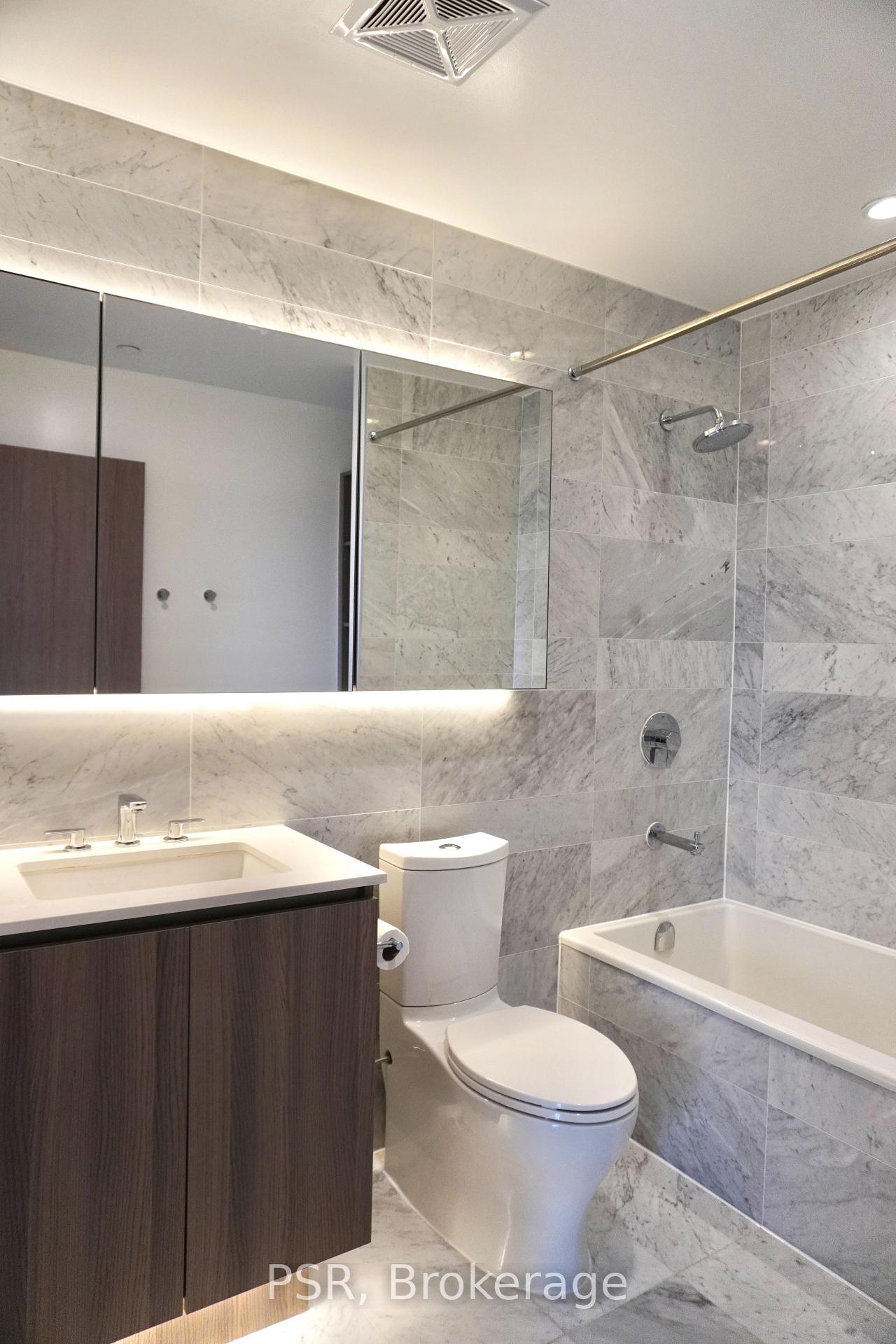 Photo 3 of Unit 2911, 19 Bathurst Street, Toronto, Waterfront Communities — HOMEH