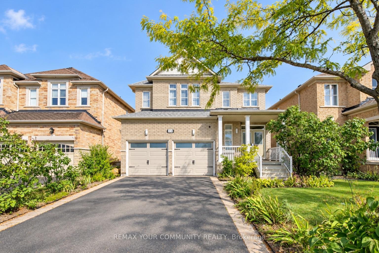 Photo 2 of 34 Petticoat Road, Vaughan, Patterson — HOMEH