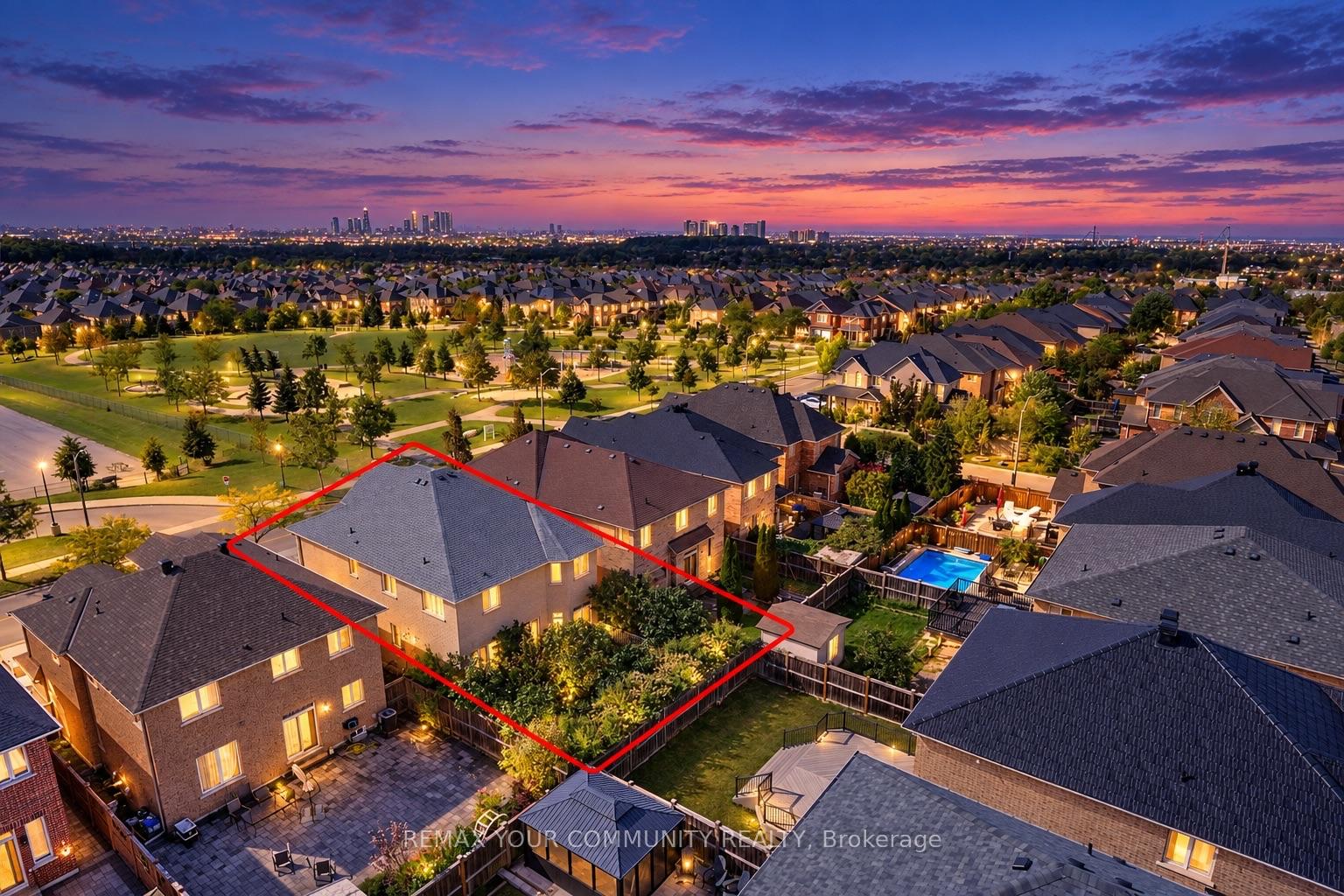 Photo 4 of 34 Petticoat Road, Vaughan, Patterson — HOMEH