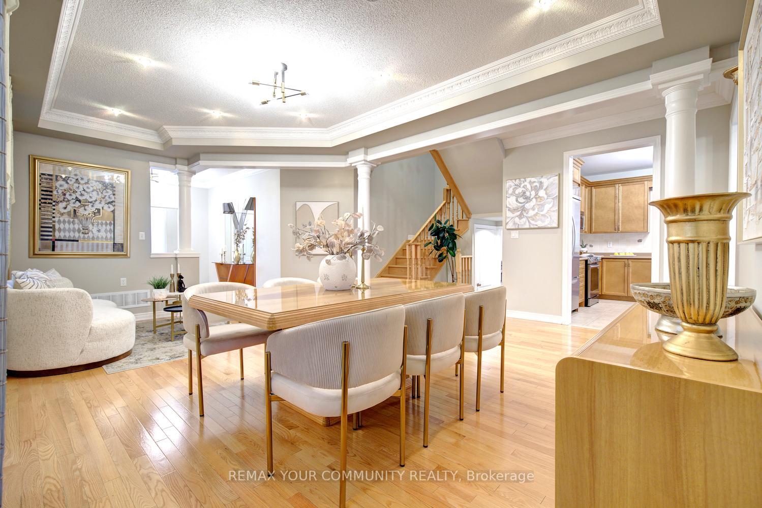 Photo 9 of 34 Petticoat Road, Vaughan, Patterson — HOMEH