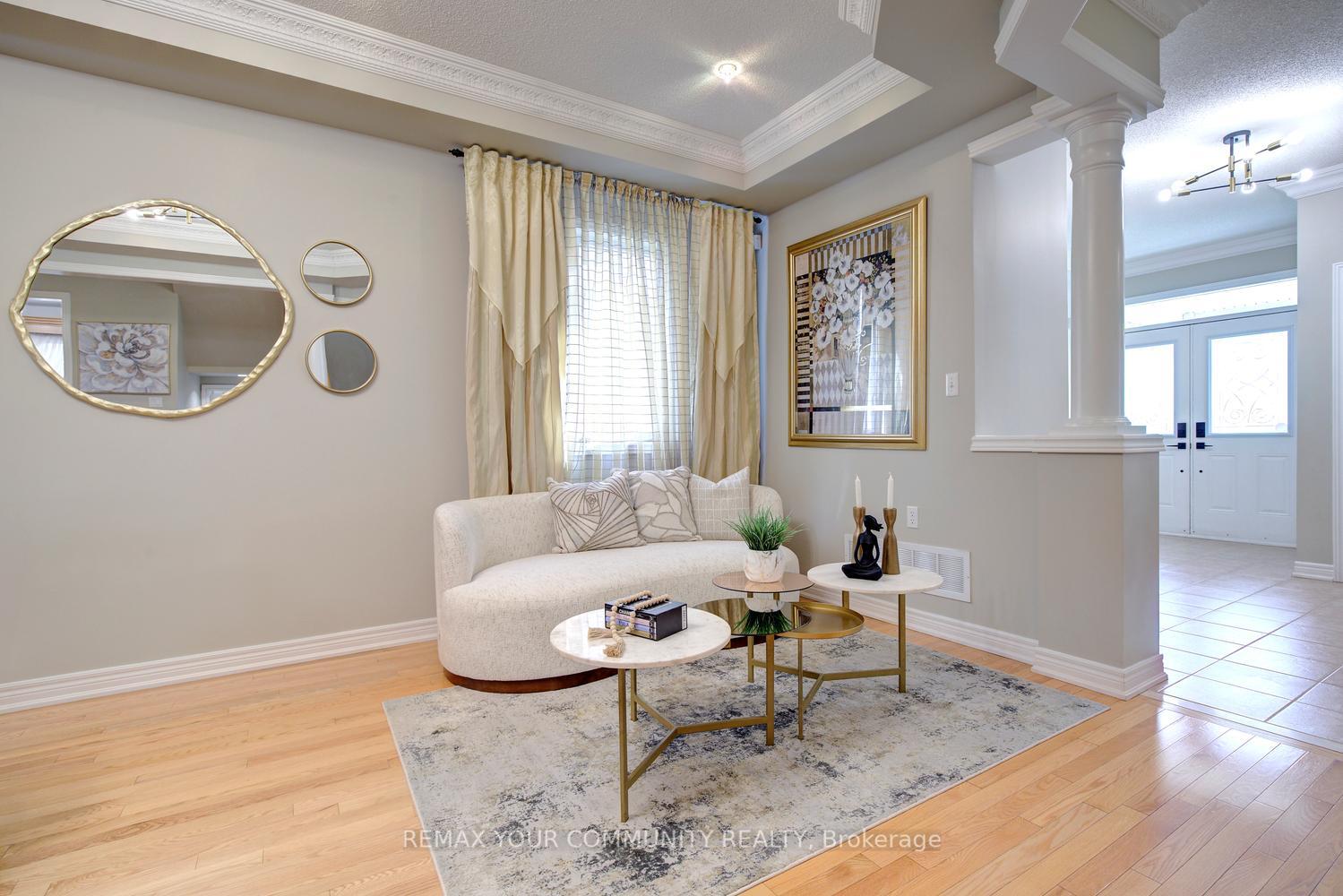 Photo 11 of 34 Petticoat Road, Vaughan, Patterson — HOMEH
