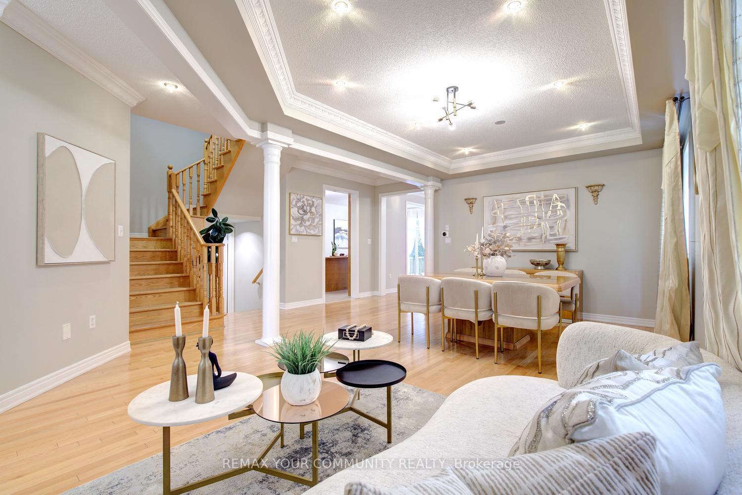 Photo 12 of 34 Petticoat Road, Vaughan, Patterson — HOMEH