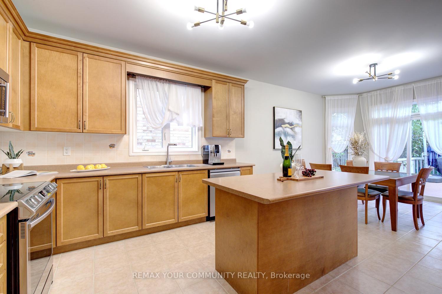 Photo 26 of 34 Petticoat Road, Vaughan, Patterson — HOMEH